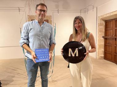 El batle Miquel Oliver amb Sílvia Lerín.