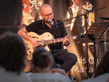 Marcel Pich cantà a Guillem d'Efak. 