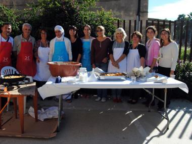 ALUMNES DE L’EMM I USUARIS DEL CENTRE DE DIA DE MANACOR CELEBREN LA FESTIVITAT DE LES VERGES 