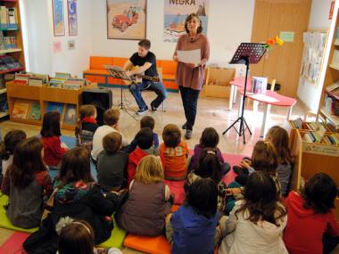 LA FIRETA DE BUTXACA OMPLÍ DE LLIBRES I TEBEOS EL  CLAUSTRE DE MANACOR 