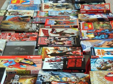 LA FIRETA DE BUTXACA OMPLÍ DE LLIBRES I TEBEOS EL  CLAUSTRE DE MANACOR 