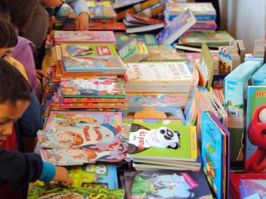 FIRA DEL LLIBRE A MANACOR  AMB MOTIU DE LA 'DIADA DE SANT JORDI'