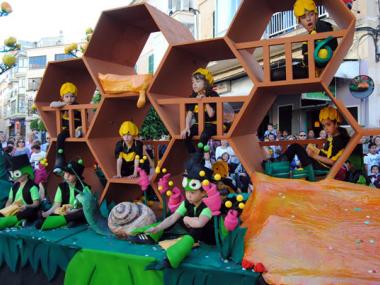 ACTA DEL VEREDICTE DEL JURAT DE LA DESFILADA DE  CARROSSES I COMPARSES DE LES FIRES I  FESTES DE PRIMAVERA 2013
