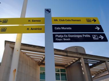 NOVA SENYALITZACIÓ DELS INDRETS  D'INTERÈS TURÍSTIC A CALES DE MALLORCA