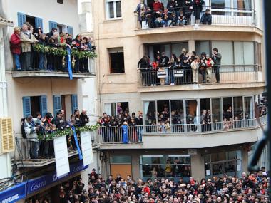 BALL DE SANT ANTONI I ELS DIMONIS DAVANT L'AJUNTAMENT