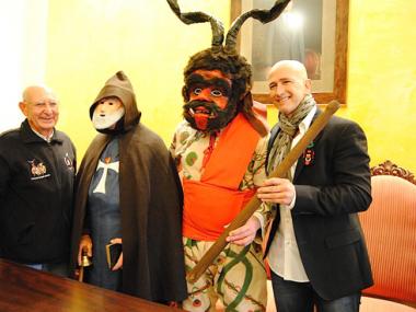 BALL DE SANT ANTONI I ELS DIMONIS DAVANT L'AJUNTAMENT