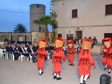 El ball dels Nanets i el pregó d'Antoni Ferrer donen el sus a les festes del barri de Fartàritx, que continuen fins el 8 de maig