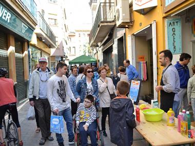 La II Fira Stocks Fora! mostra la diversitat comercial i empresarial de Manacor al centre de vianants