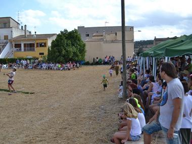 La Festa Pagesa de Son Macià posa la tradició i les feines del camp en mans dels joves per fer una autèntica disbauxa rural