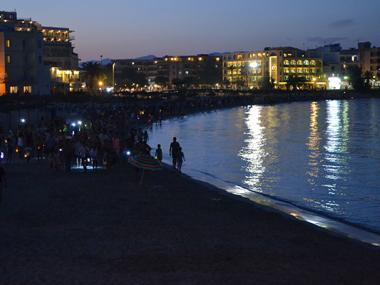 Les llanternes il.luminen la part més tradicional de les festes de s'Illot