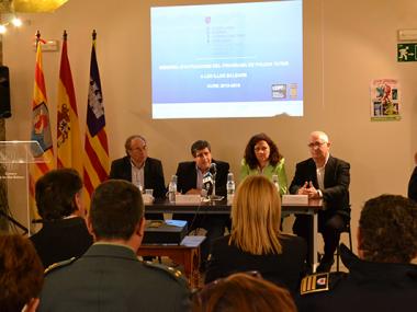 Els policies tutors de Balears actuaren en més de 5.700 ocasions durant el curs passat per garantir la seguretat dels menors