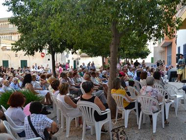 El pregó de Mateo Duran dibuixa la transformació turística de Porto Cristo i dóna el sus a les festes
