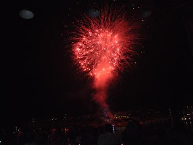 El correfoc i el castell de focs artificials posen el punt i final prop d’un mes de Festes del Carme a Porto Cristo