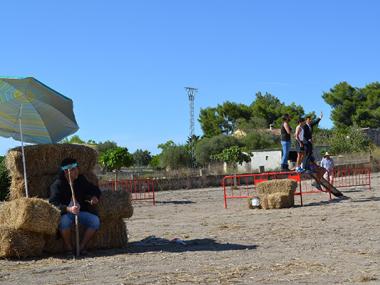La Festa Pagesa de Son Macià fa embogir tothom actualitzant amb humor les feines que abans es feien a fora vila