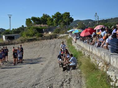 La Festa Pagesa de Son Macià fa embogir tothom actualitzant amb humor les feines que abans es feien a fora vila