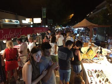 Cala Anguila, cala Mandia, cala Magrana i s'Estany den Mas han esclatat en festa durant el cap de setmana
