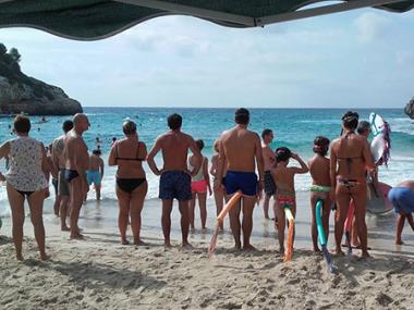 Cala Anguila, cala Mandia, cala Magrana i s'Estany den Mas han esclatat en festa durant el cap de setmana
