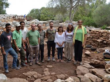 Els arqueòlegs conclouen l’excavació de tota una estructura que podria ser un santuari talaiòtic a l’Hospitalet Vell