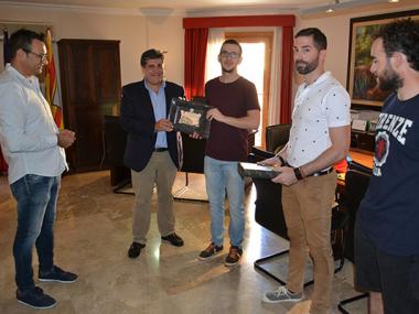L’Ajuntament reconeix l’enorme tasca del Club d’Atletisme Manacor i a l’atleta Víctor Moreno