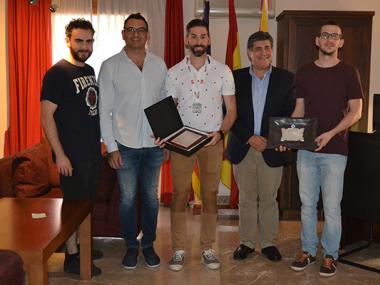 L’Ajuntament reconeix l’enorme tasca del Club d’Atletisme Manacor i a l’atleta Víctor Moreno
