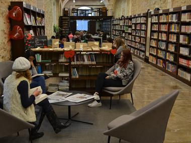 La Biblioteca de Manacor proposa “cites a cegues” amb llibres de temàtica amorosa coincidint amb la festa de Sant Valentí 
