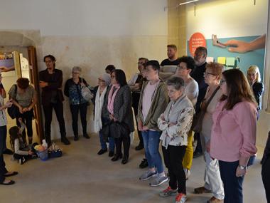 L'exposició 'Aquí sí que ho pots tocar' acosta encara més les peces del Museu d'Història de Manacor a l'accessibilitat