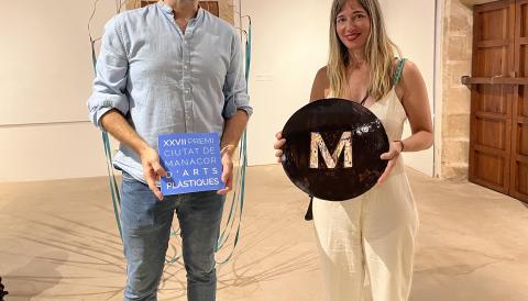 El batle Miquel Oliver amb Sílvia Lerín.