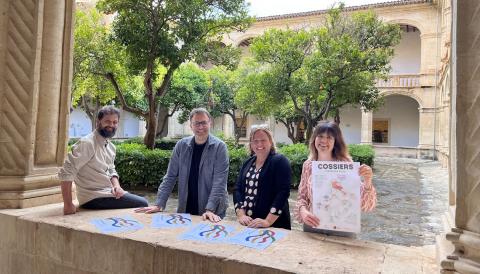 El batle de Manacor, Miquel Oliver, amb el delegat de Festes, Mateu Marcé, la delegada de Fires, Júlia Acosta, i la directora de l'Escola Municipal de Mallorquí, Margalida Rosselló. 