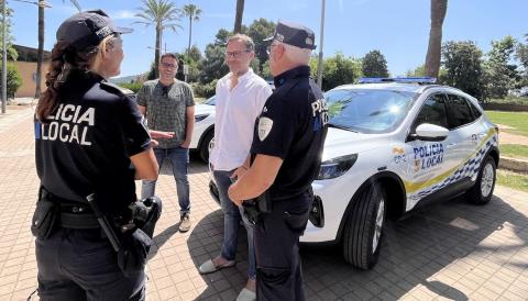 El batle de Manacor, Miquel Oliver, amb el delegat de la Policia Local, Sebastià Llodrà, i l'inspector en cap de l'UTC de Porto Cristo, Angel Duró. 
