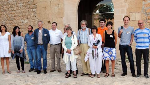 RECEPCIÓ DE BENVINGUDA ALS PARTICIPANTS DE LA TROBADA INTERNACIONAL D’ESPECIALISTES D’ENTERRAMENTS EN CALÇ 