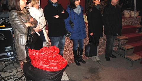 ELS REIS MAGS ARRIBAREN A MANACOR CARREGATS D’IL-LUSIÓ I MILERS DE REGALS 