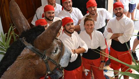 La Crida des del balcó de l’Ajuntament i la sortida de la Mulassa donen el sus a la setmana de festes de Sant Jaume