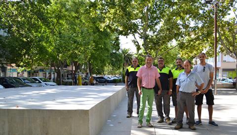 L’Ajuntament millora la plaça de Ramon Llull amb la instal·lació d’un cadafal de més de 44 metres quadrats