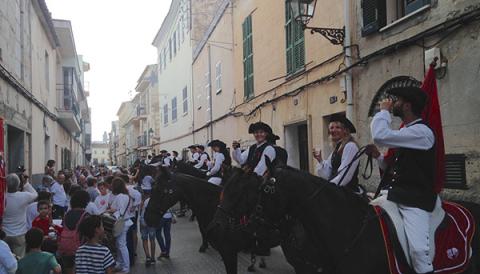 Els cavalls i el foc prenen el protagonisme el dia de Sant Jaume i clouen una setmana plena d’actes i festes 