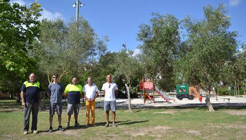 L’Ajuntament instal·la una nova torre de llum i un nou punt de connexió elèctrica per a esdeveniments al Parc Municipal