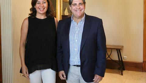 El batle es reuneix amb la presidenta del Govern per posar sobre la taula solucions per a cala Varques