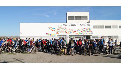 Prop de 600 alumnes participen en la IV Bicicletada Solidària de l'IES Porto Cristo a favor de l'Associació Asperger de Balears