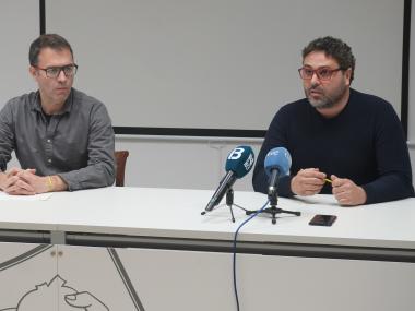 El batle de Manacor, Miquel Oliver, amb el delegat de Medi Ambient, Sebastià Llodrà, aquest dilluns en roda de premsa. 