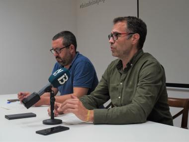 El batle de Manacor, Miquel Oliver, amb el delegat de Policia Local, Joan Gaià, en roda de premsa. 