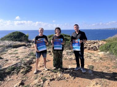 Antònia Llodra, Jaume Gomila i Ferran Montero han presentat MÀR Poètic. 
