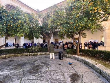 Lucía Miguel durant la inauguració de l'exposició '25N, 25 Dones'