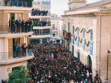 Arribada dels dimonis a la Sala. 