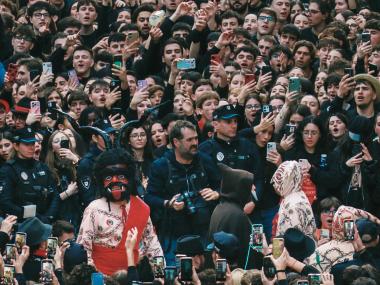 Arribada dels dimonis a la Sala. 