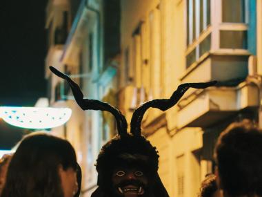 La Colcada va discórrer amb el silenci del públic i el redoble dels tambors