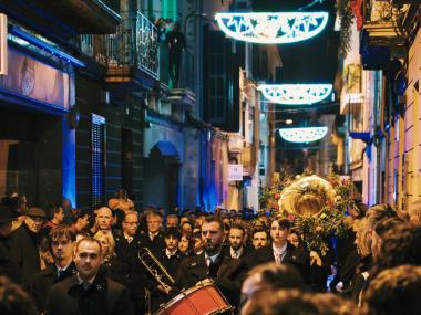 La Colcada va discórrer amb el silenci del públic i el redoble dels tambors