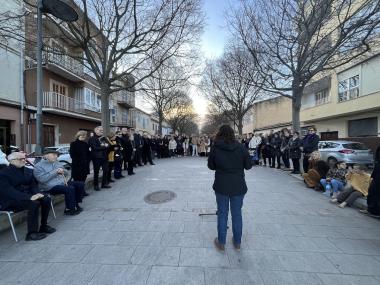 Ofrena floral a Antoni M. Alcover