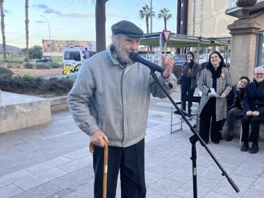 Ofrena floral a Antoni M. Alcover