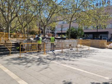 Les obres de millora de la plaça Ramon Llull han començat aquesta setmana. 