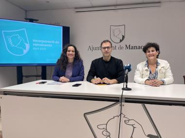 Miquel Oliver, Núria Hinojosa i Antònia Llodrà en roda de premsa. 