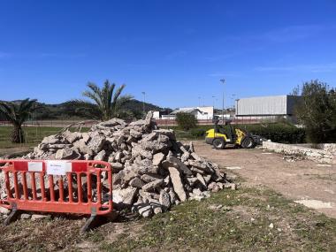 Obres de reforma de l'exterior de la Torre dels Enagistes. 